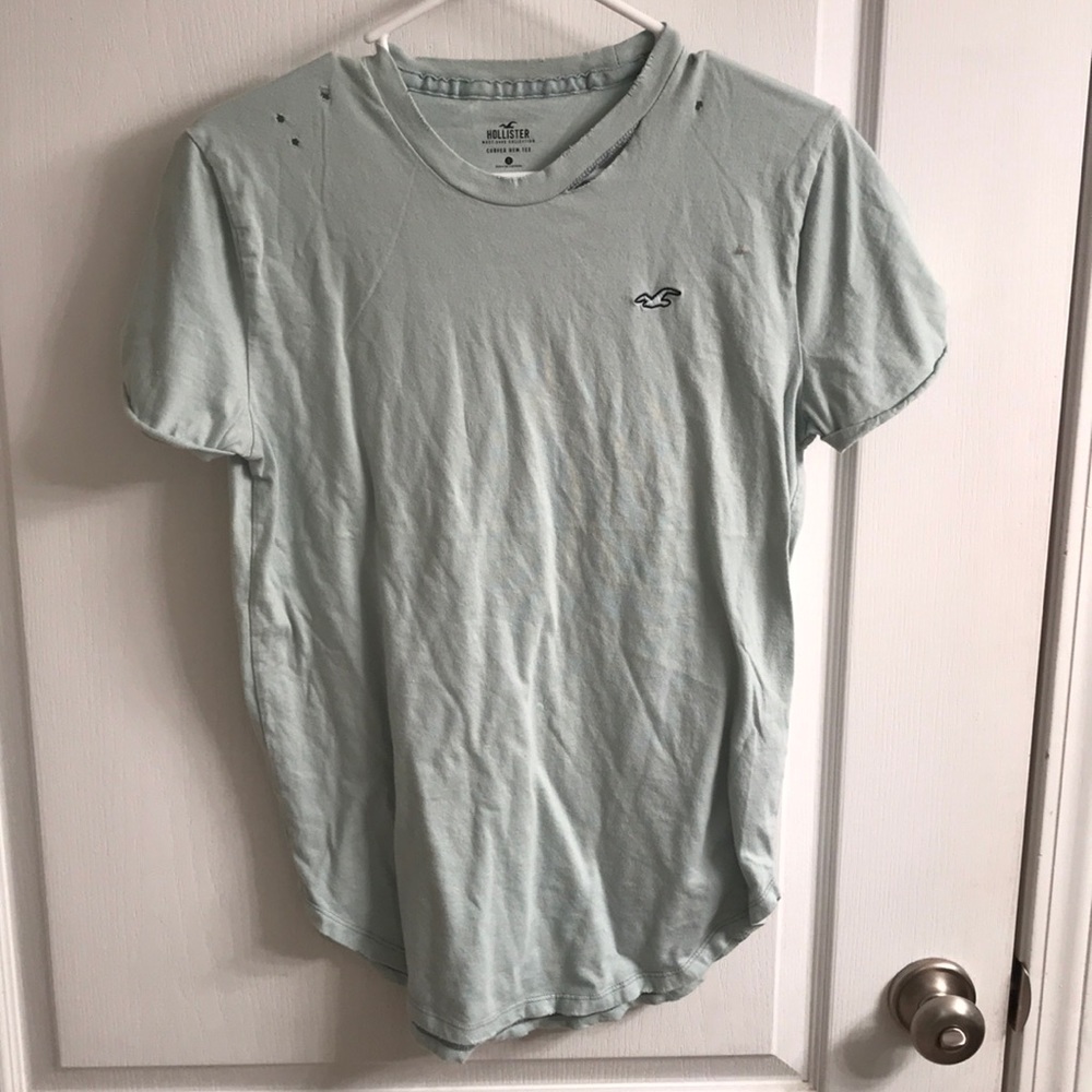 comfy tattered tee, barely worn